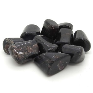 Garnet Tumbled Stone 20-40mm (250g)